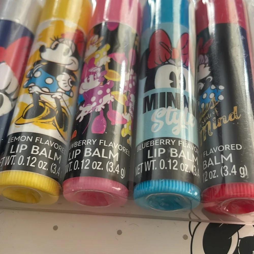 NIB Minnie Mouse lip balm set